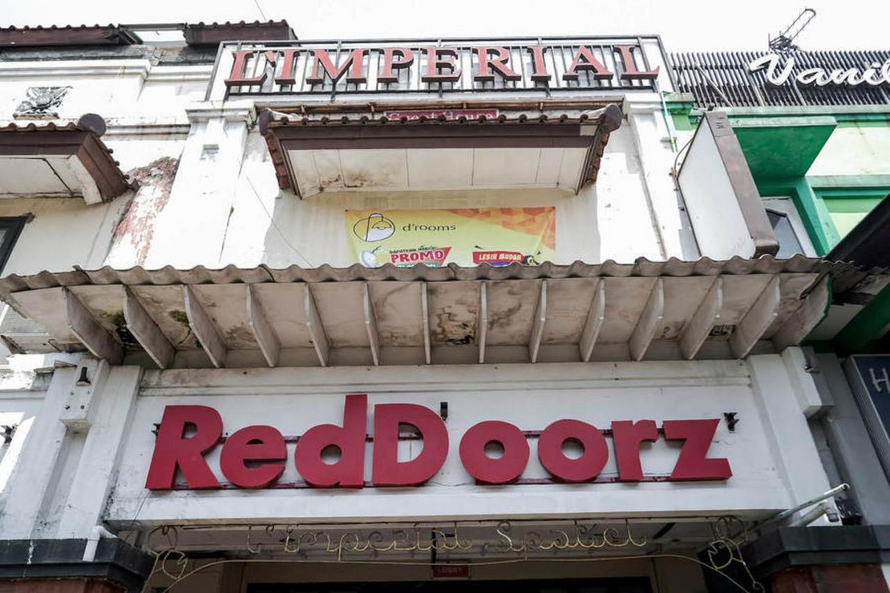 Hotel Reddoorz Near Waterboom Lippo